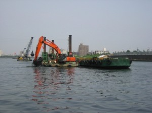 隅田川のしゅんせつの写真